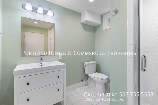 Building Photo - 12830 SW Foothill Dr