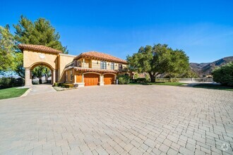 Building Photo - Private 5 Bedroom Estate for Rent in Santa...