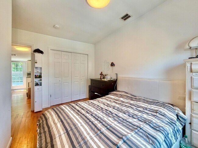 Building Photo - 265 3rd St