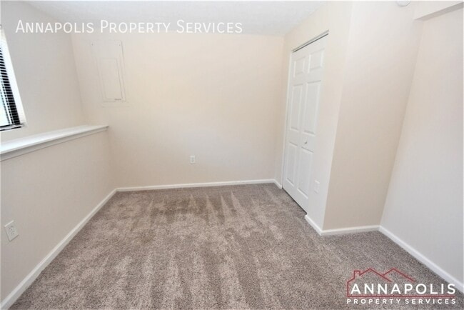 Building Photo - 508 Greenblades Ct