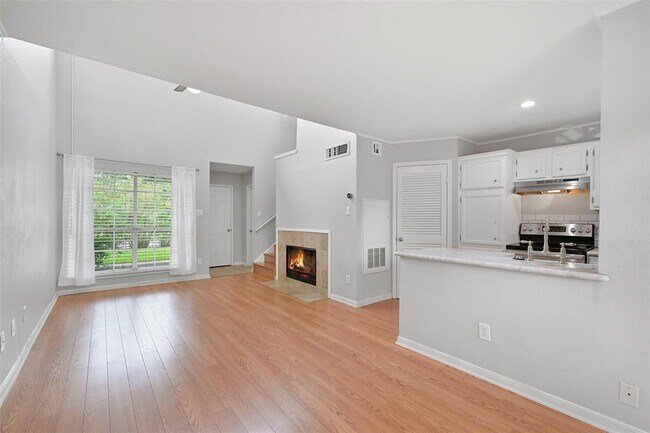 Building Photo - 2323 Fairwind Rd