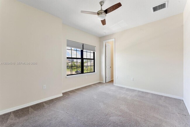 Building Photo - 2485 Primrose Pl