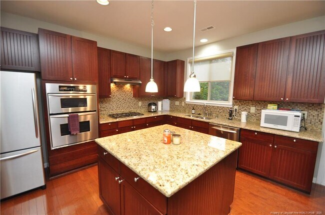 Building Photo - 300 Lime Creek Ct