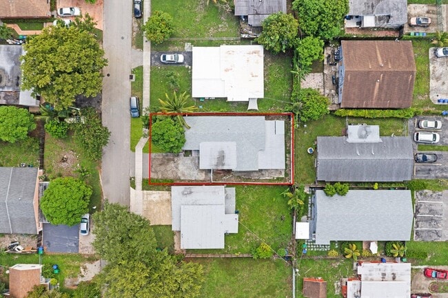 Building Photo - 6124 SW 38th St