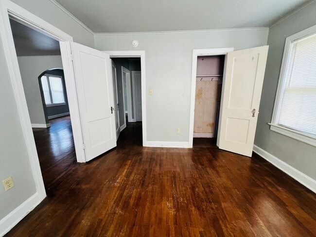 Building Photo - Nice 3 Bedroom 1 Bathroom Home With Detach...