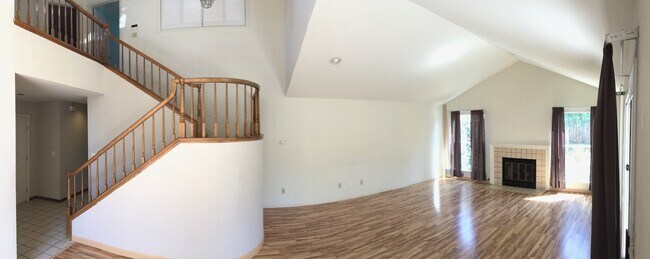 Building Photo - 637 Tami Way