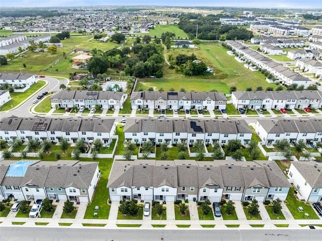 Building Photo - 528 Madison Dr