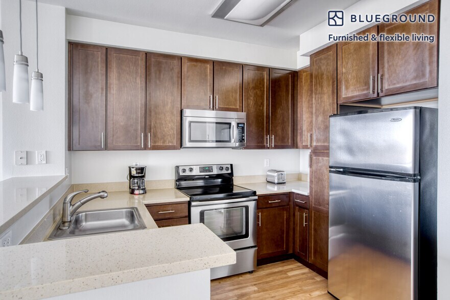 Building Photo - 605 Tasman Dr