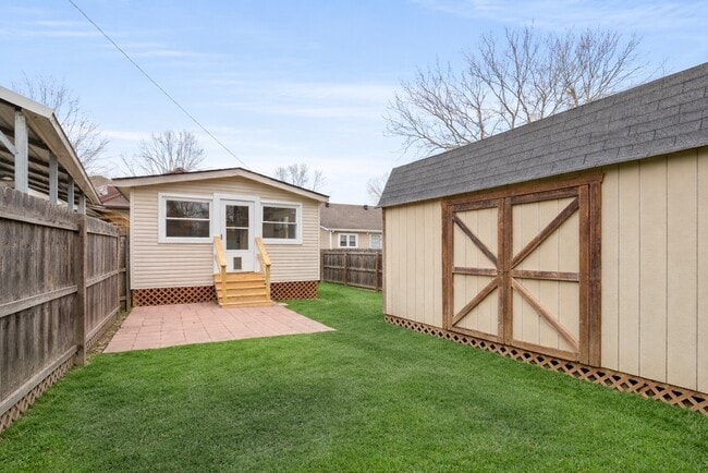 Building Photo - 818 Stafford St