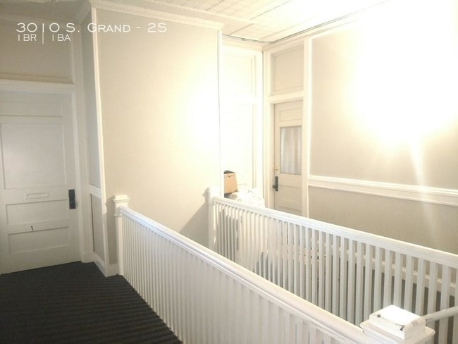 Building Photo - 1 bedroom in Saint Louis MO 63118