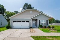Building Photo - 4 Bedroom Ranch in Creedmoor!