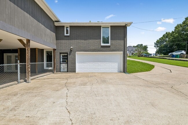 Building Photo - 326 Draper Cir