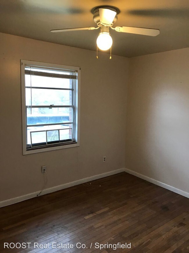 Building Photo - 1624 N Yellow Springs St