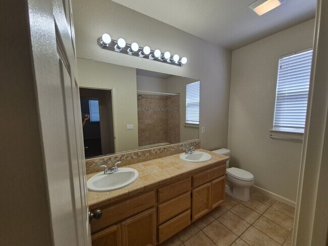 Building Photo - 2176 Catherwood Way