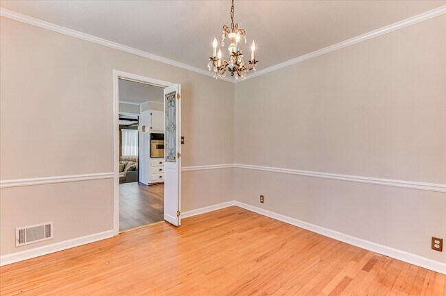 Building Photo - 2705 Bolling Rd