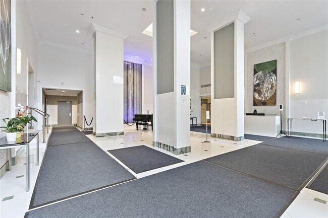 Building Photo - 45 River Dr S
