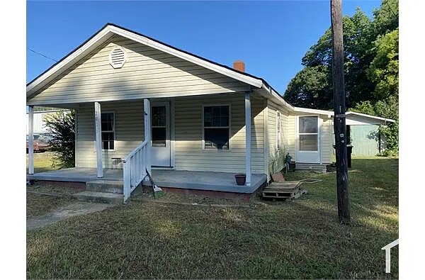 Building Photo - 204 St Matthews Rd