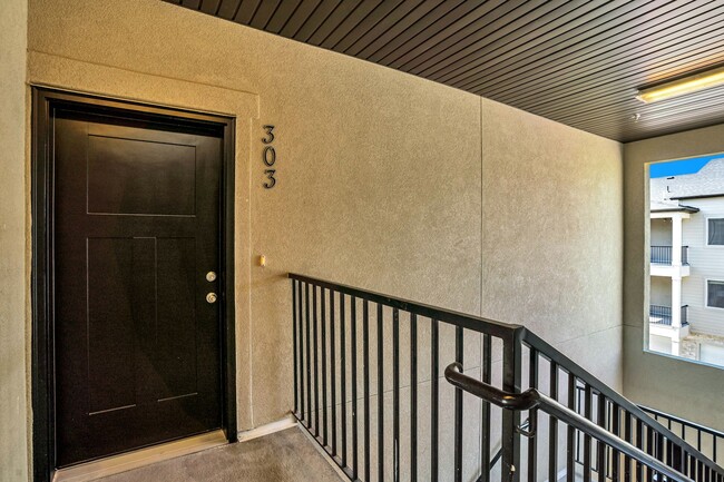 Building Photo - 3325 1830 North H303