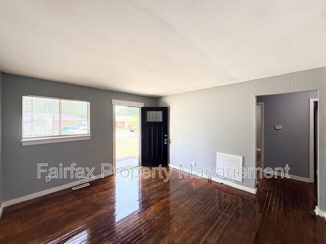 Building Photo - 2308 Nebo St