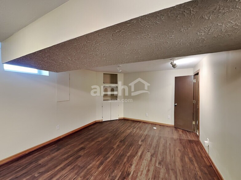 Building Photo - 7786 Waggoner Chase Blvd