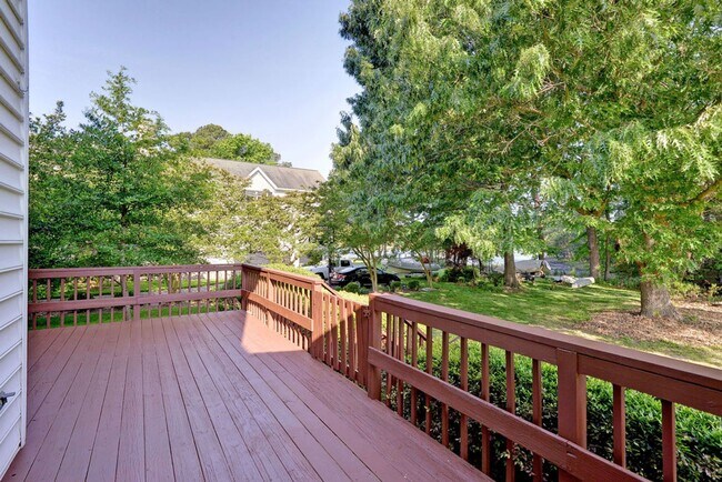 Building Photo - Beautiful Poquoson Home.