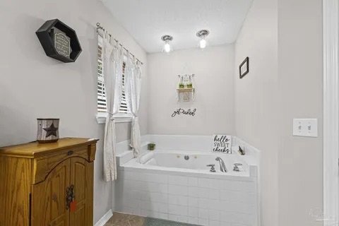 Building Photo - 5658 Derby Dr