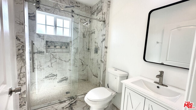 Building Photo - 16023 Wyandotte St