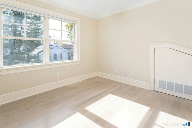 Building Photo - 46 Cook Rd