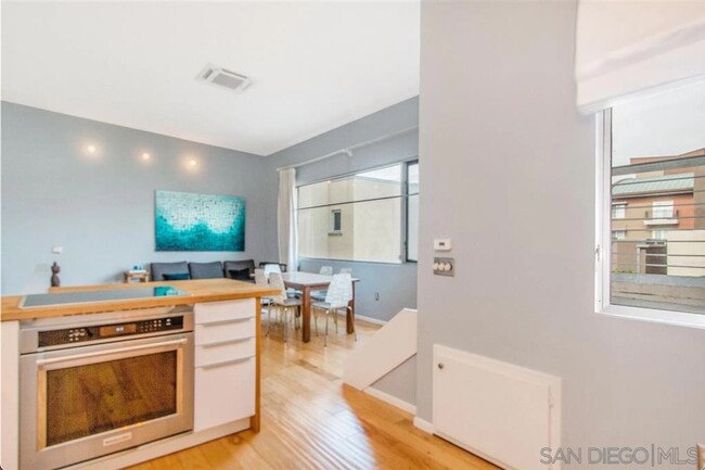 Building Photo - Live in the Heart of Little Italy! 2BD/2BA Modern Condo!