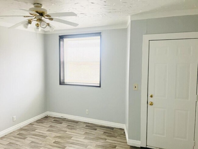 Building Photo - 292 Mill St