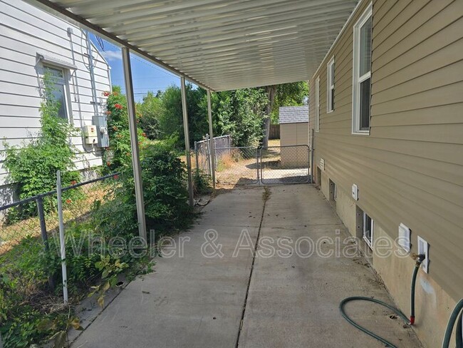 Building Photo - 1041 Darling St