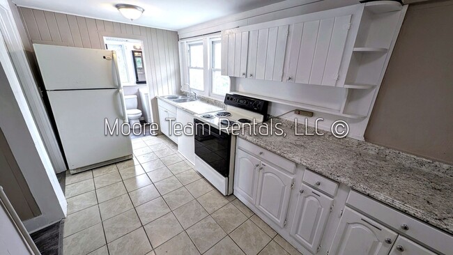Building Photo - 10 Tarheel Ln