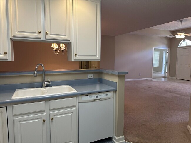 Building Photo - Well-Maintained Condo with 2 Bonus Rooms & Attached 2-Car Garage