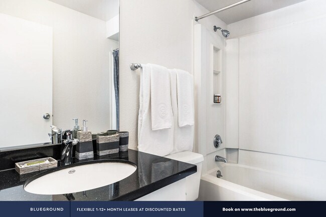 Building Photo - SoMa Square, 1 Saint Francis Pl