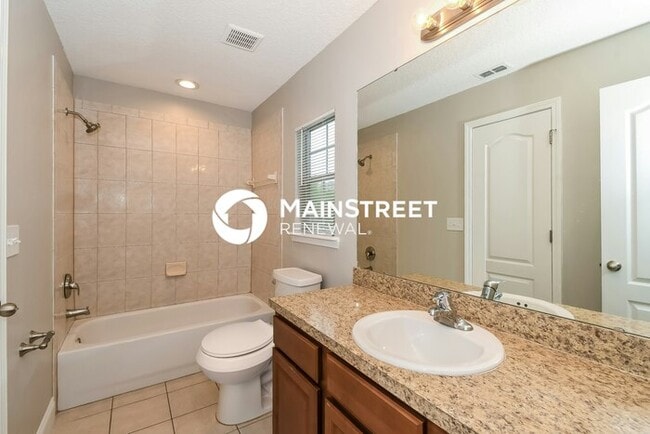 Building Photo - 3 Bedroom Pet-Friendly Home in Jacksonville, FL with Main Street Renewal