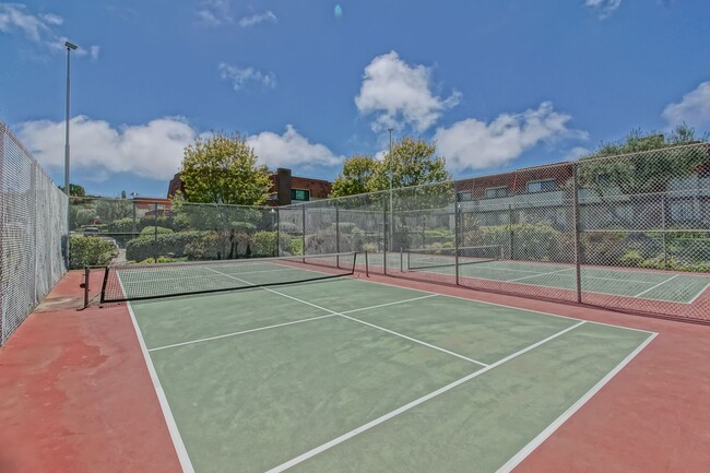 Building Photo - Bright & Airy, End-Unit 3BR2.5BA Townhouse w/ 2-Car Garage in Beautiful Gated Community w/ Pool &...