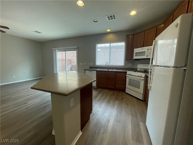 Building Photo - 9791 Pan Falls St