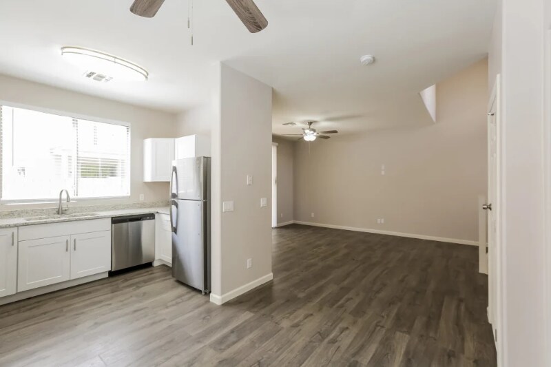 Building Photo - 2140 N 30th St