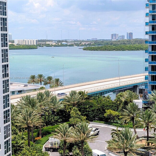 Building Photo - 10275 Collins Ave
