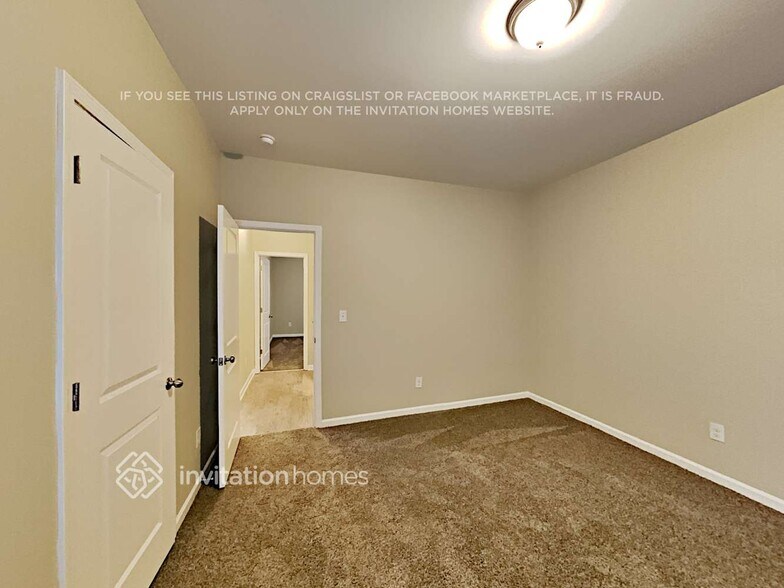 Building Photo - 3846 Cameron Trail SE