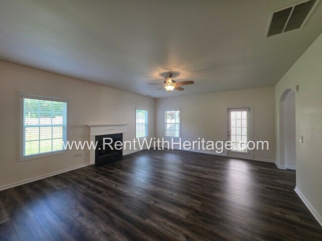 Building Photo - 202 Summer Gate Ln