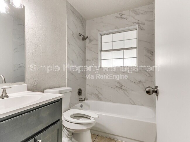 Building Photo - 5832 NW 31st Terrace