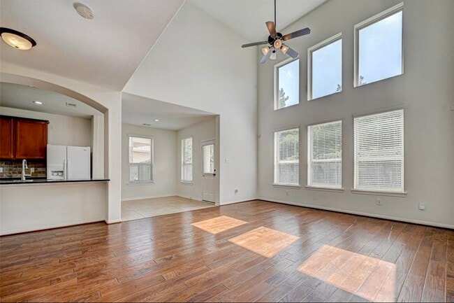 Building Photo - 11 Sagamore Ridge Pl