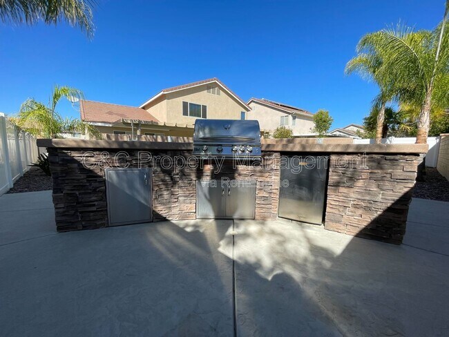 Building Photo - 41980 Trinity River Way