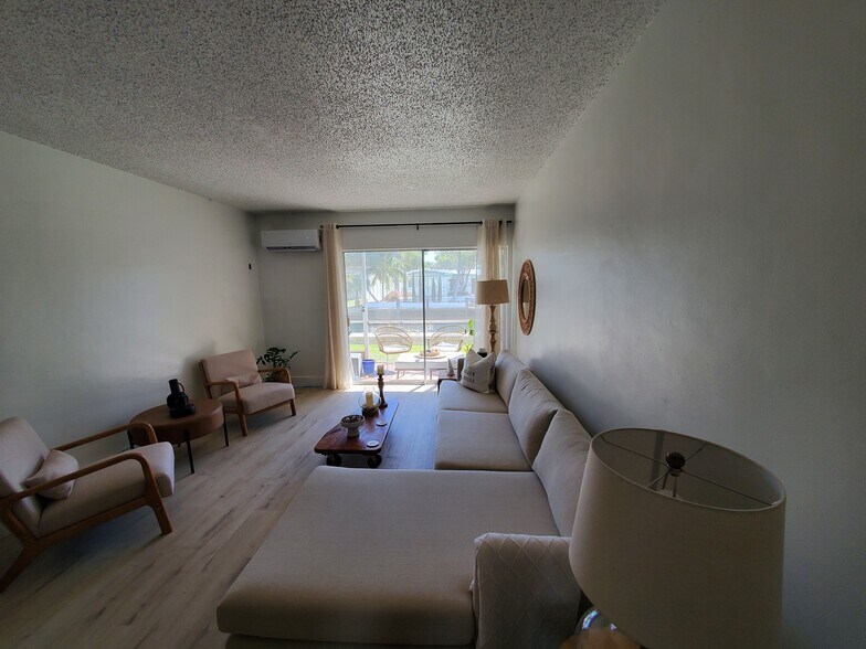 Building Photo - 13105 Ixora Ct