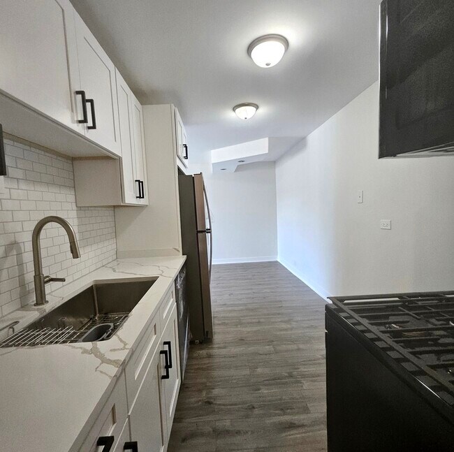 Building Photo - 1375 Rebecca Dr