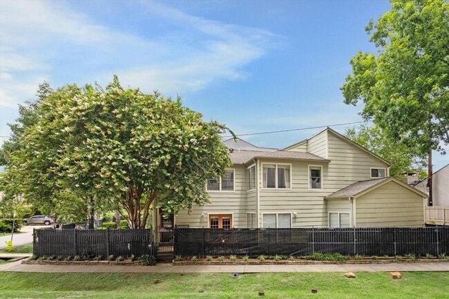 Building Photo - 6310 Arnot St
