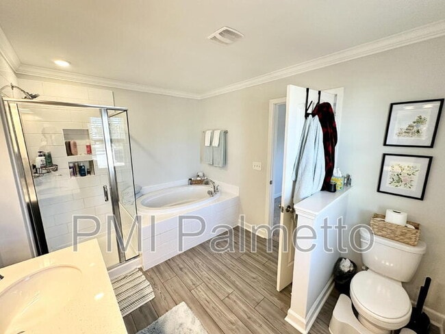 Building Photo - 1059 Ashcroft Cir