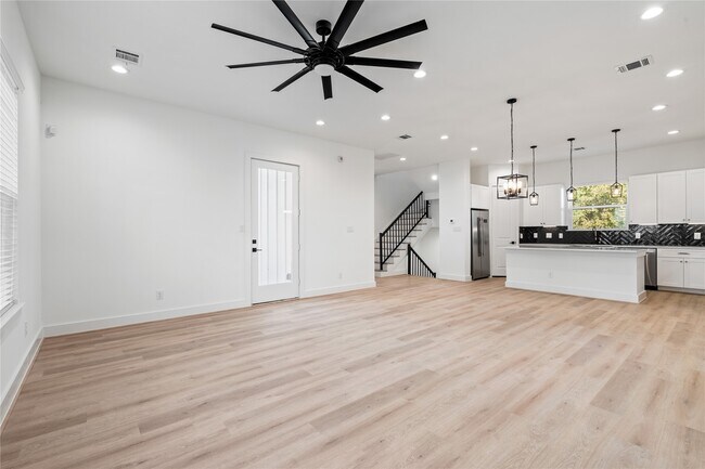 Building Photo - 4039 Buck St