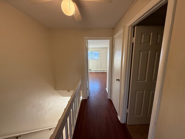 Building Photo - 552 Shennecossett Rd